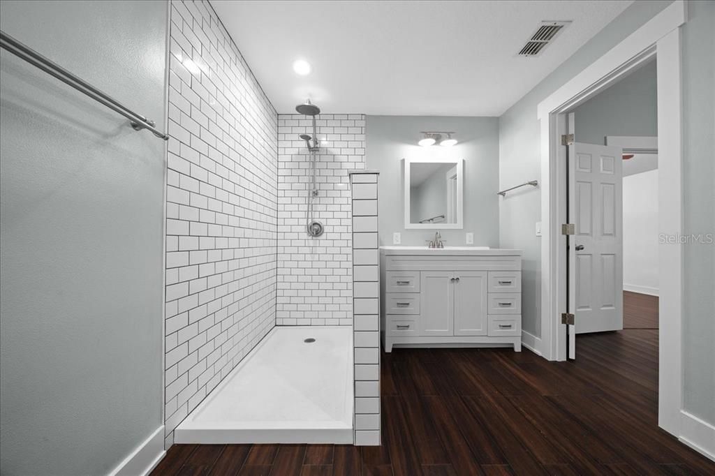 En Venta: $384,990 (3 camas, 2 baños, 1530 Pies cuadrados)