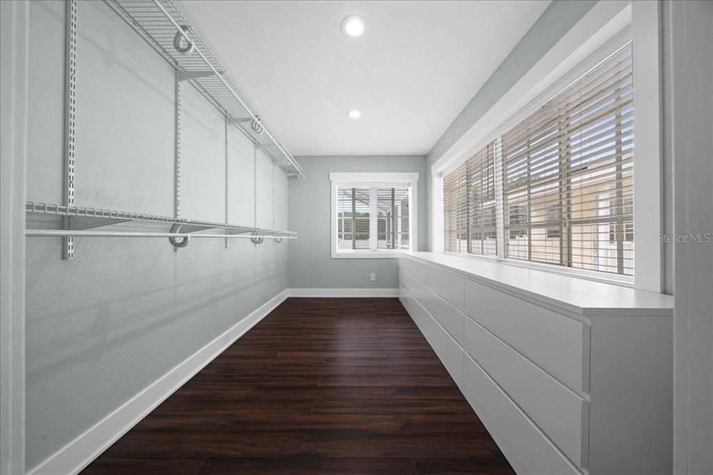 En Venta: $384,990 (3 camas, 2 baños, 1530 Pies cuadrados)