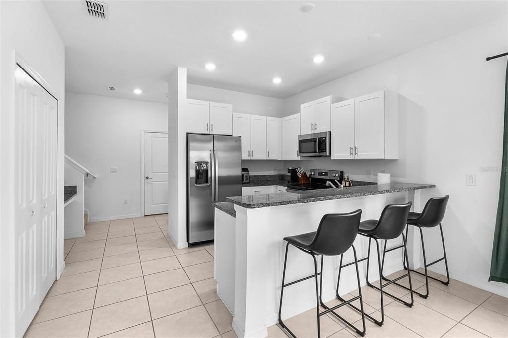 En Renta: $2,200 (3 camas, 2 baños, 2114 Pies cuadrados)