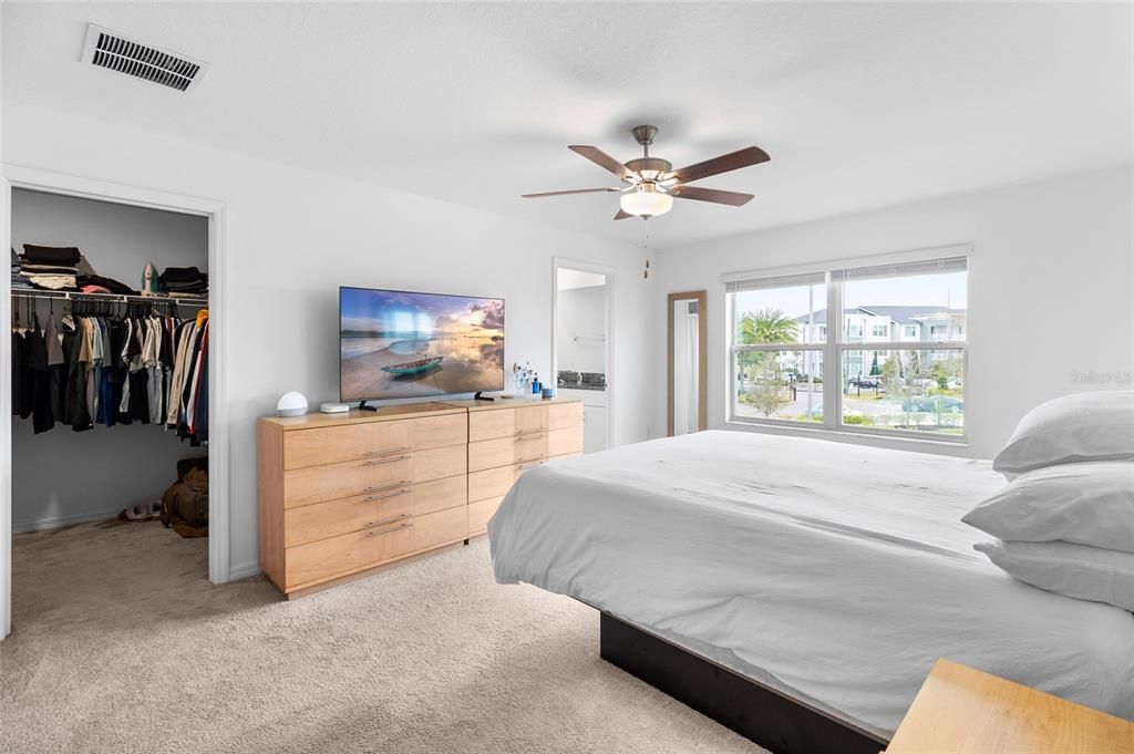 En Renta: $2,200 (3 camas, 2 baños, 2114 Pies cuadrados)