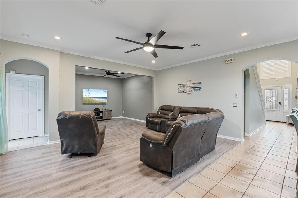 На продажу: $489,900 (4 спален, 3 ванн, 2774 Квадратных фут)