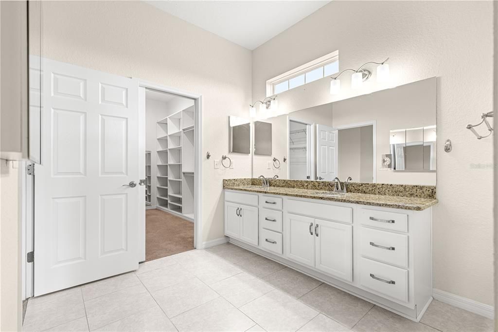 For Sale: $429,900 (3 beds, 2 baths, 1955 Square Feet)