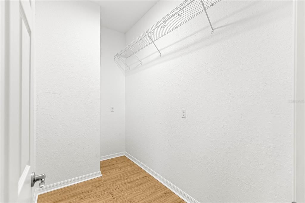 For Sale: $429,900 (3 beds, 2 baths, 1955 Square Feet)