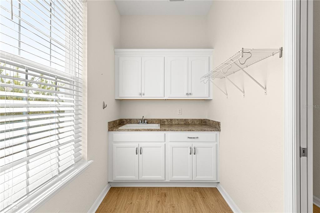 For Sale: $429,900 (3 beds, 2 baths, 1955 Square Feet)