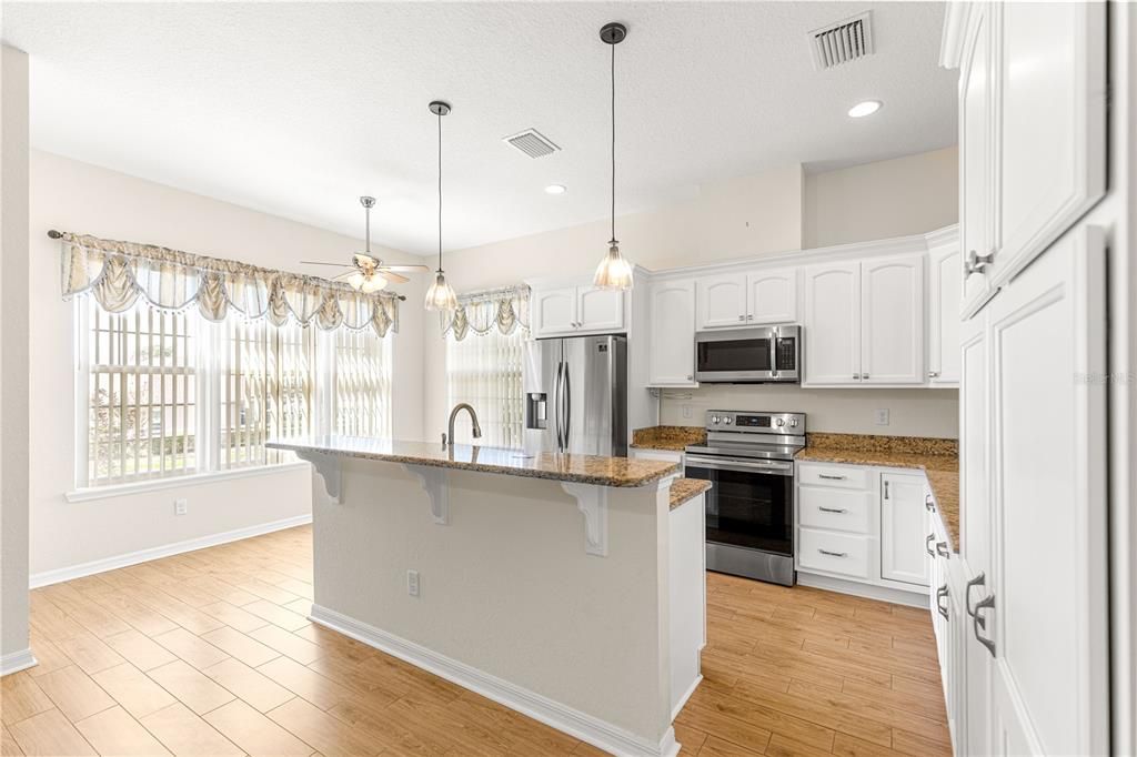 For Sale: $429,900 (3 beds, 2 baths, 1955 Square Feet)