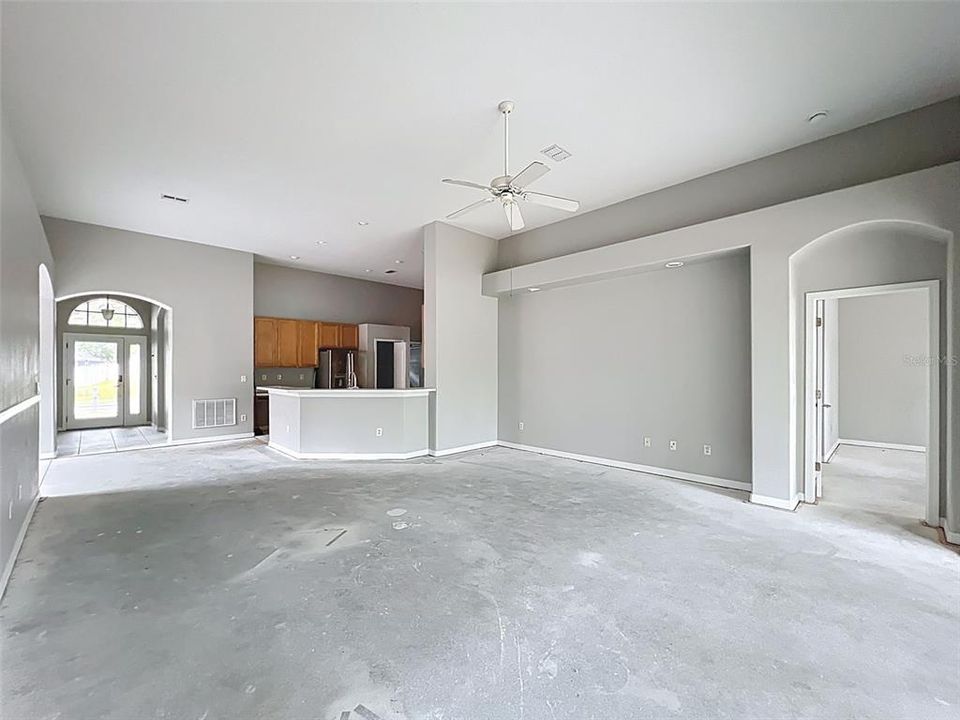 Active With Contract: $289,000 (4 beds, 3 baths, 2169 Square Feet)