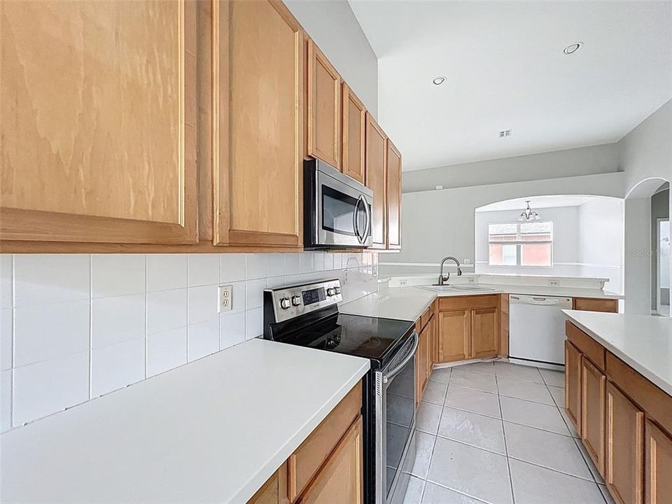 Active With Contract: $289,000 (4 beds, 3 baths, 2169 Square Feet)