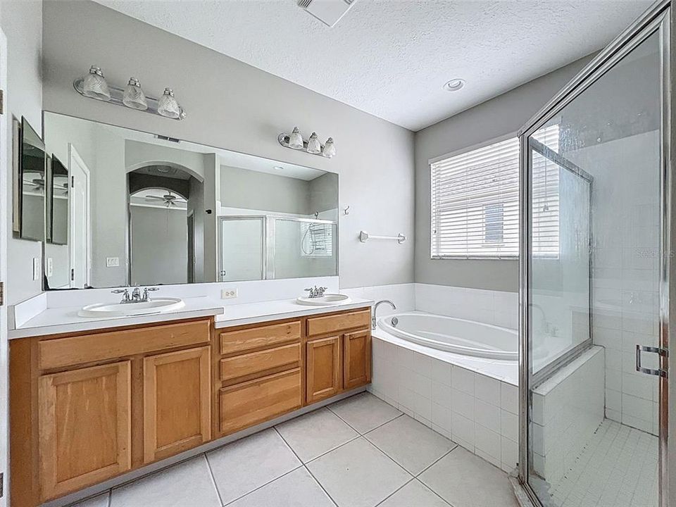 Active With Contract: $289,000 (4 beds, 3 baths, 2169 Square Feet)