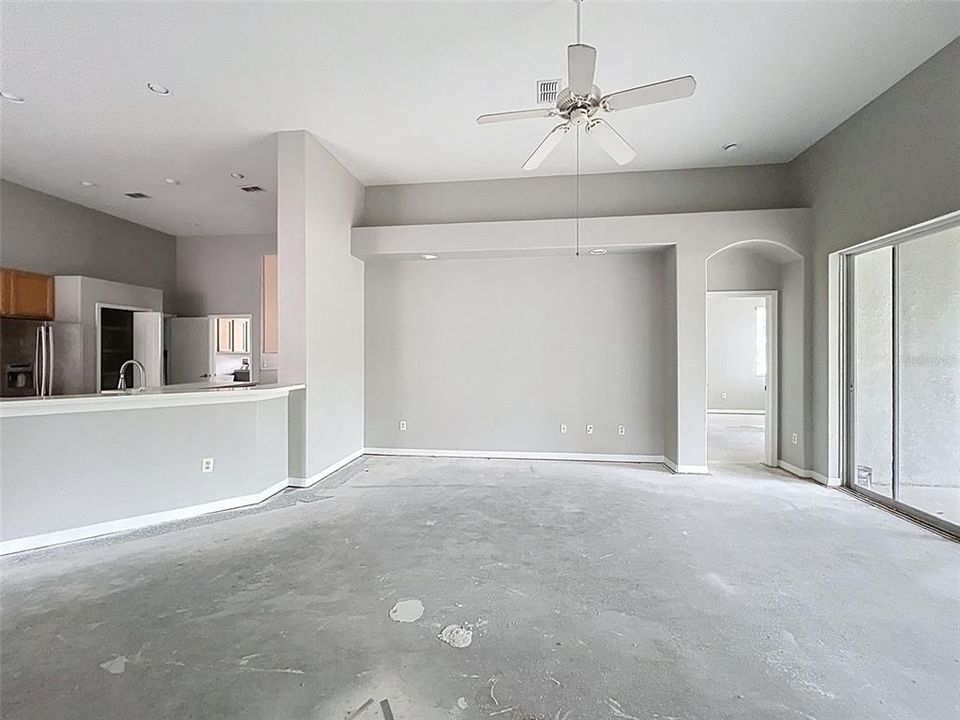 Active With Contract: $289,000 (4 beds, 3 baths, 2169 Square Feet)