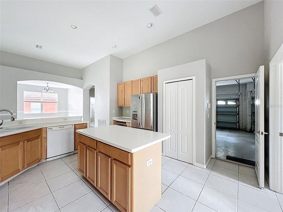 Active With Contract: $289,000 (4 beds, 3 baths, 2169 Square Feet)