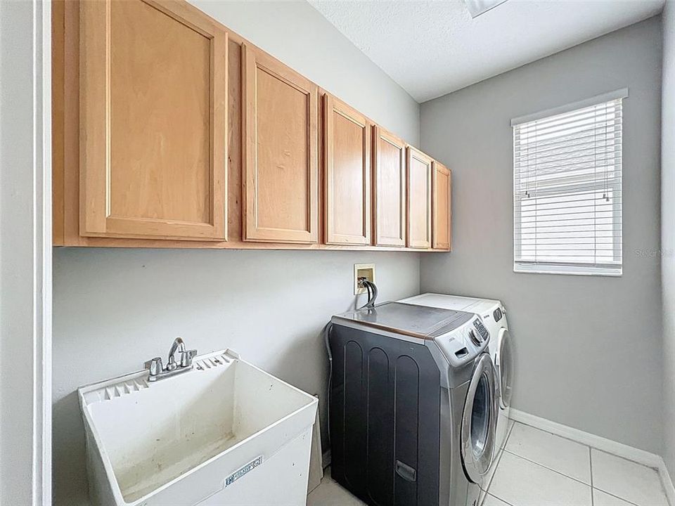 Active With Contract: $289,000 (4 beds, 3 baths, 2169 Square Feet)