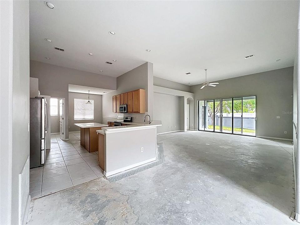 Active With Contract: $289,000 (4 beds, 3 baths, 2169 Square Feet)