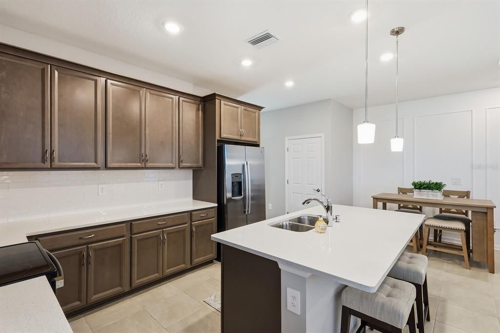 For Sale: $535,000 (3 beds, 2 baths, 1912 Square Feet)