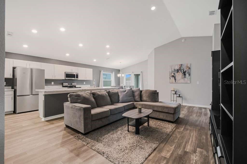 For Sale: $290,000 (4 beds, 2 baths, 1730 Square Feet)