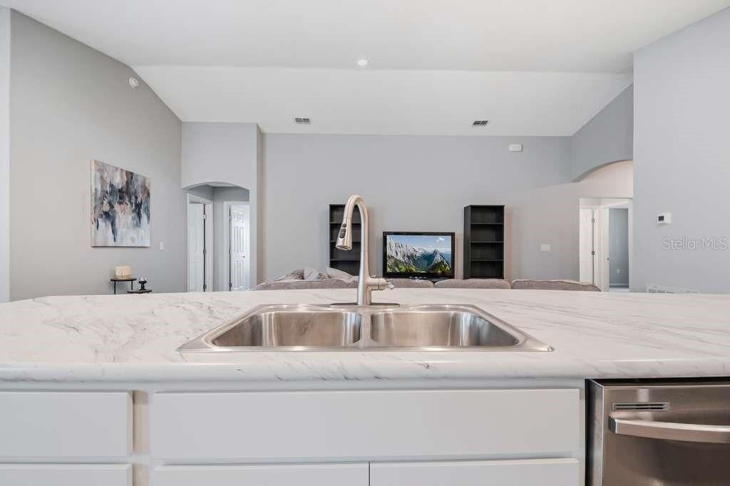 For Sale: $290,000 (4 beds, 2 baths, 1730 Square Feet)