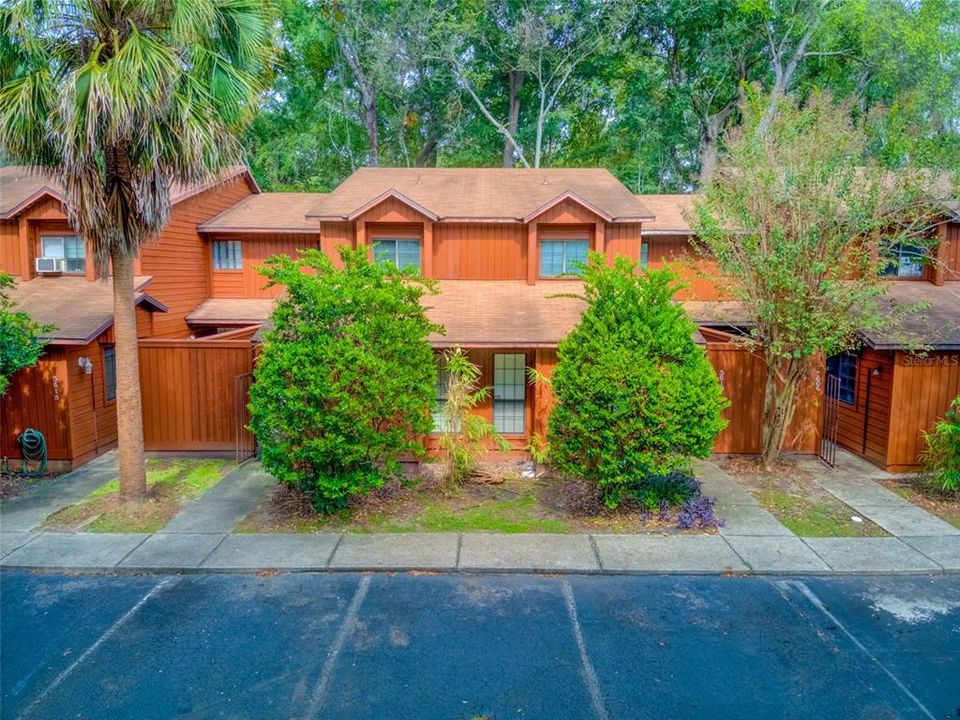 Active With Contract: $195,000 (3 beds, 3 baths, 1370 Square Feet)