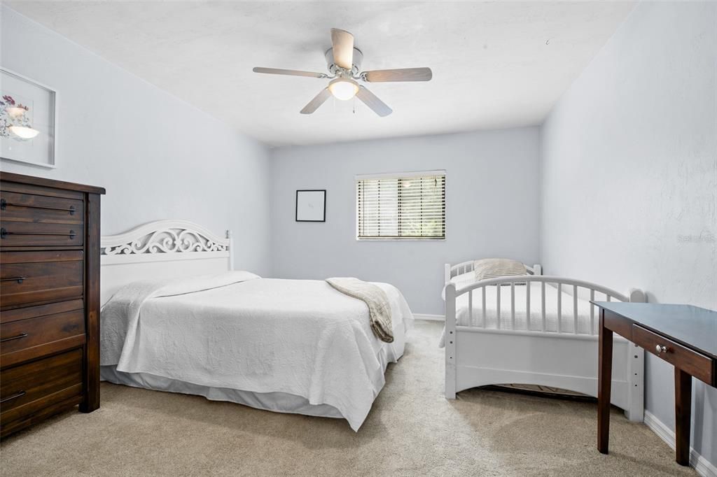 Active With Contract: $195,000 (3 beds, 3 baths, 1370 Square Feet)