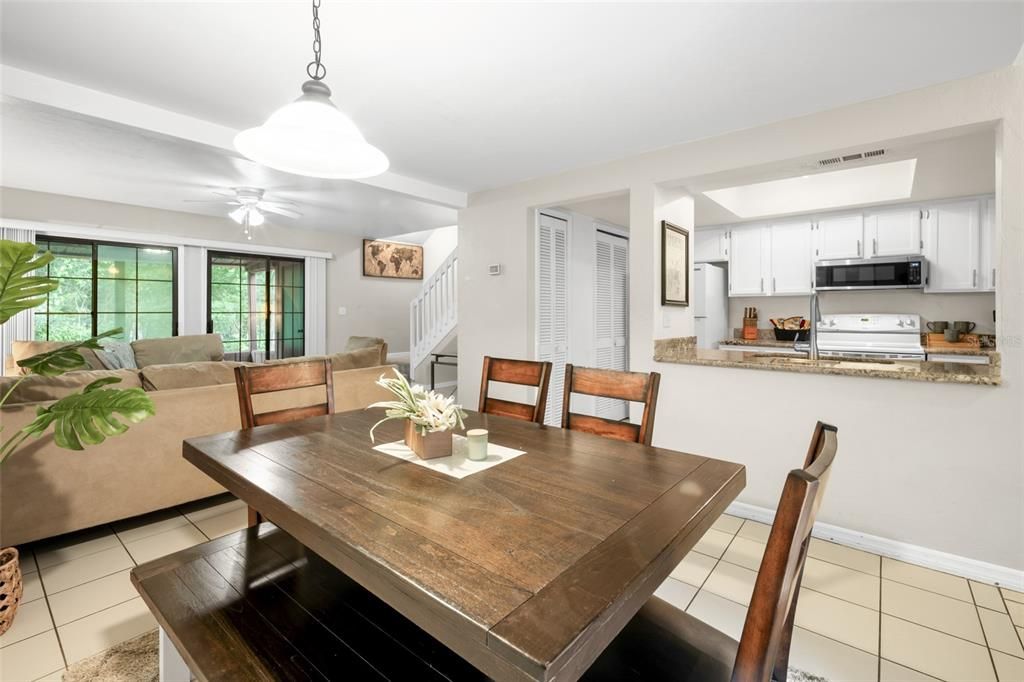 Active With Contract: $195,000 (3 beds, 3 baths, 1370 Square Feet)