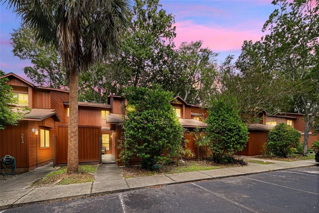 Active With Contract: $195,000 (3 beds, 3 baths, 1370 Square Feet)