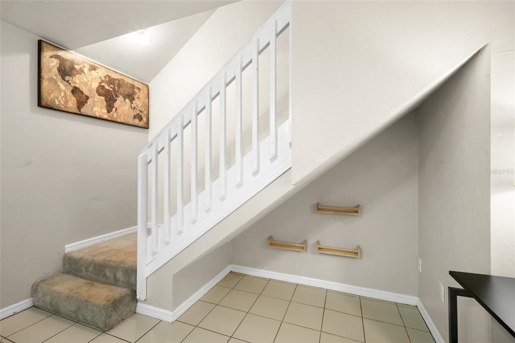 Active With Contract: $195,000 (3 beds, 3 baths, 1370 Square Feet)