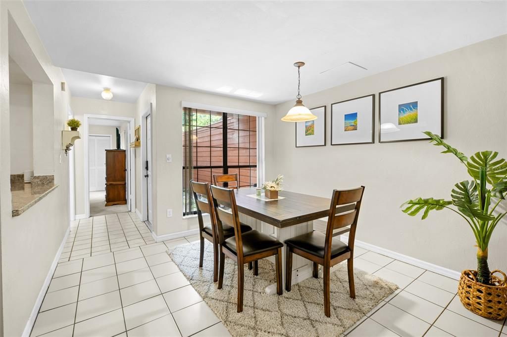 Active With Contract: $195,000 (3 beds, 3 baths, 1370 Square Feet)