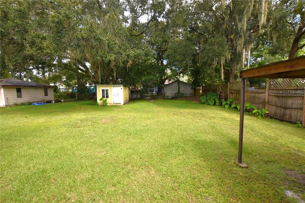 Под контрактом: $1,299 (2 спален, 1 ванн, 900 Квадратных фут)