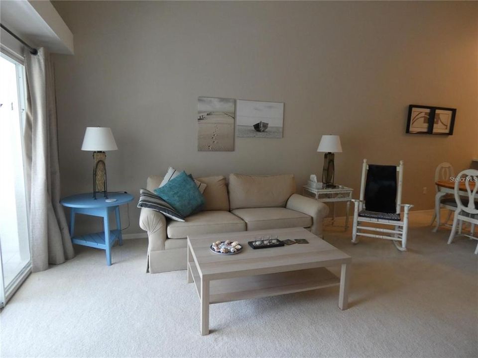 For Rent: $1,700 (2 beds, 2 baths, 1310 Square Feet)