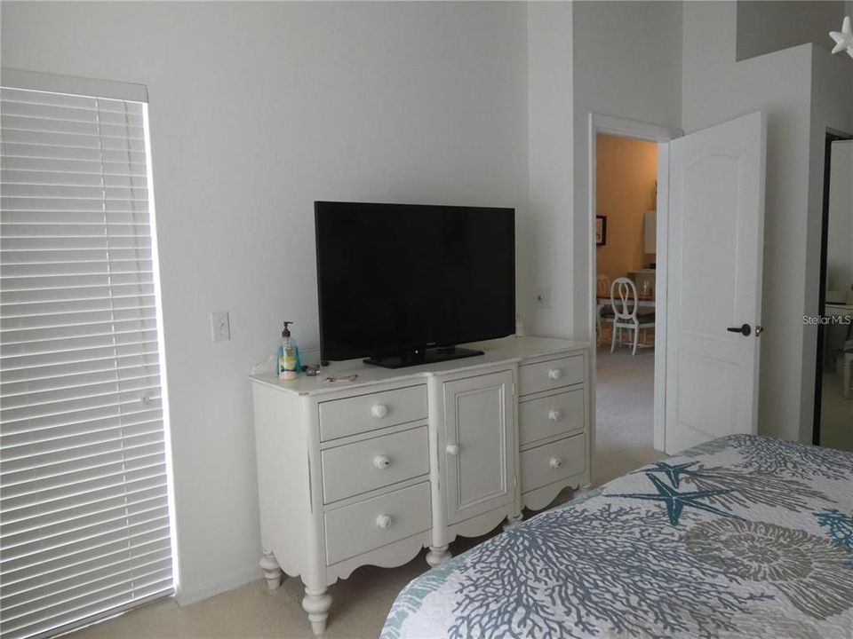 For Rent: $1,700 (2 beds, 2 baths, 1310 Square Feet)