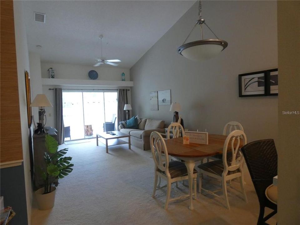 For Rent: $1,700 (2 beds, 2 baths, 1310 Square Feet)