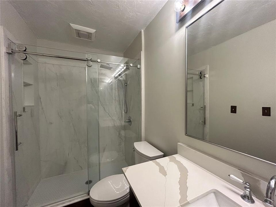 出租: $3,200 (4 贝兹, 2 浴室, 2025 平方英尺)