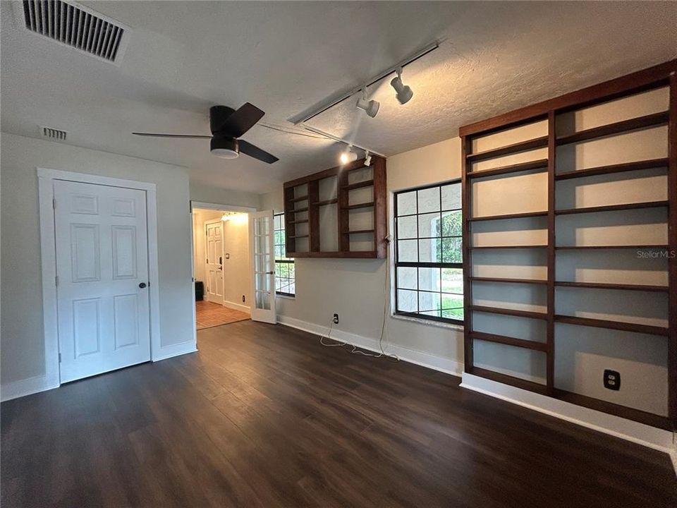 出租: $3,200 (4 贝兹, 2 浴室, 2025 平方英尺)