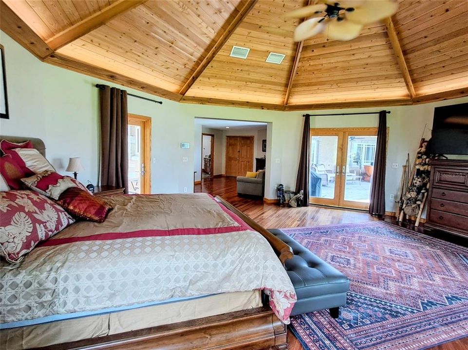 Active With Contract: $565,000 (2 beds, 3 baths, 2387 Square Feet)