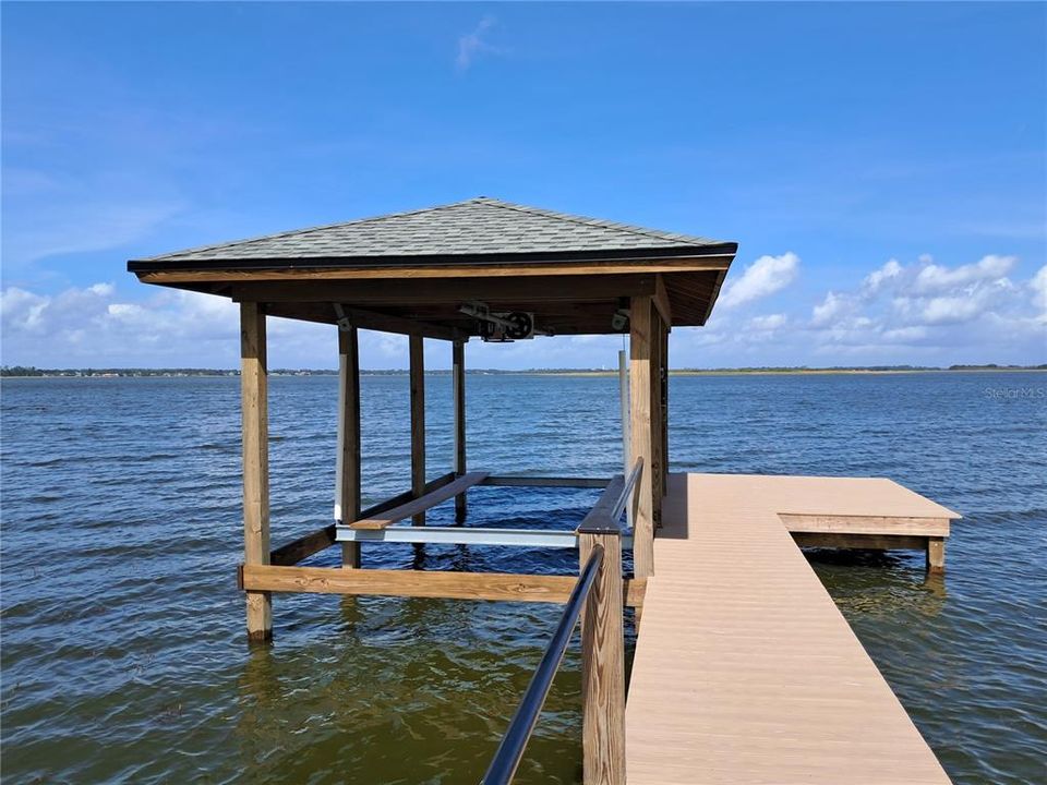 Active With Contract: $565,000 (2 beds, 3 baths, 2387 Square Feet)