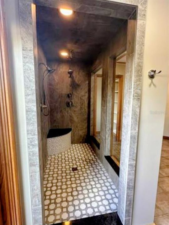 Active With Contract: $565,000 (2 beds, 3 baths, 2387 Square Feet)