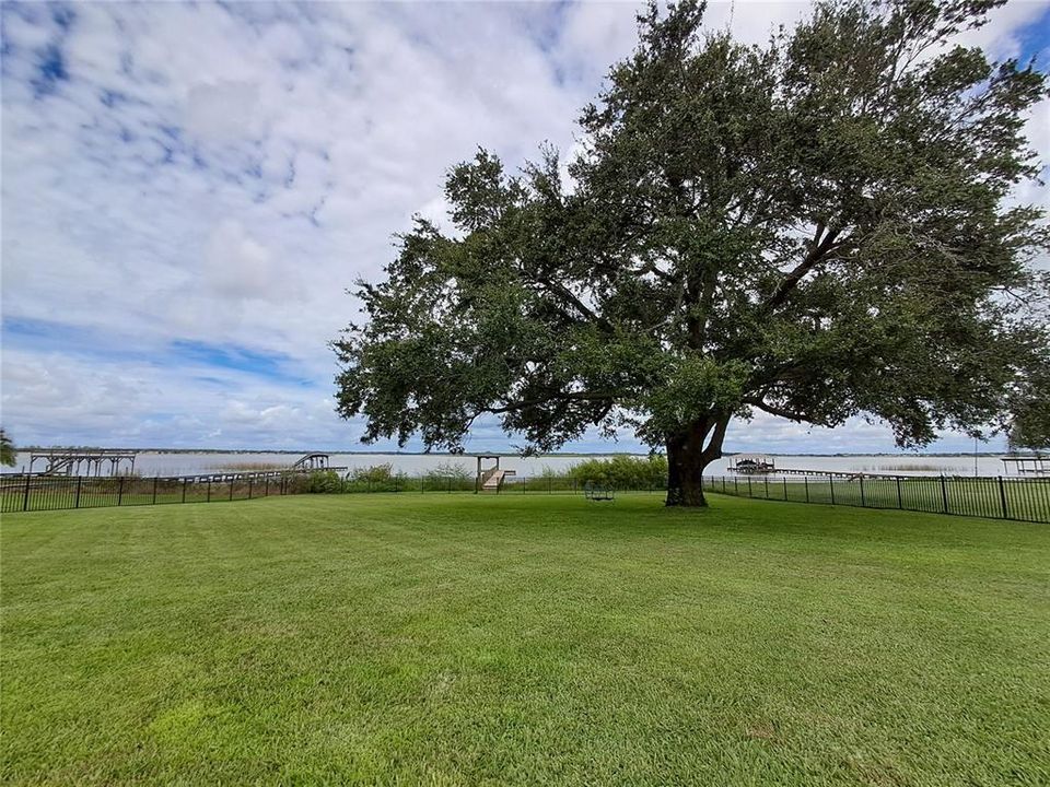 Active With Contract: $565,000 (2 beds, 3 baths, 2387 Square Feet)