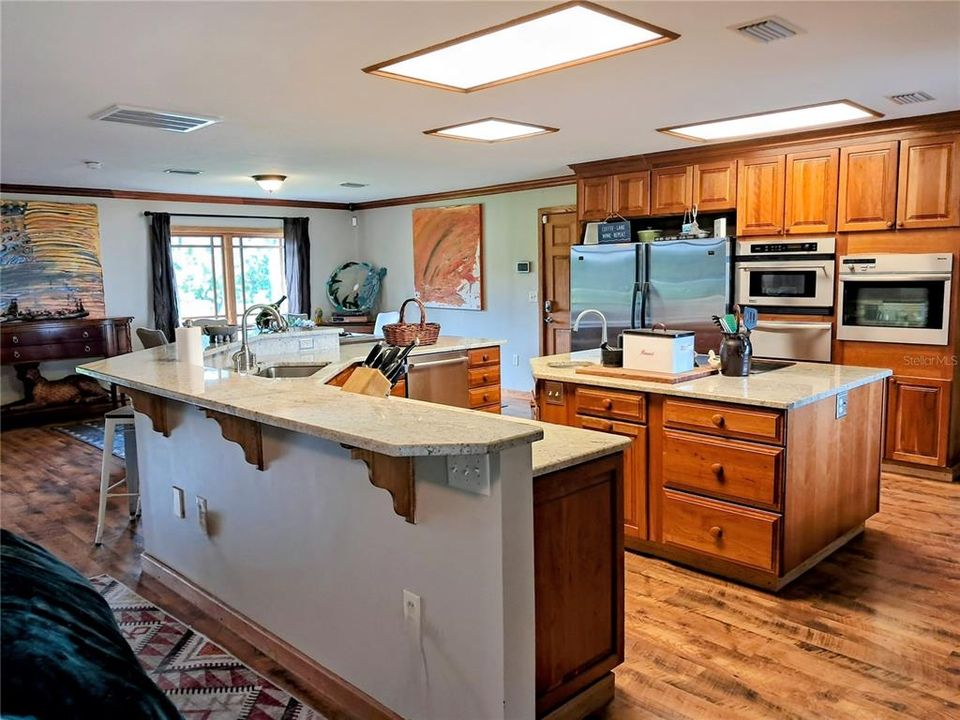 Active With Contract: $565,000 (2 beds, 3 baths, 2387 Square Feet)