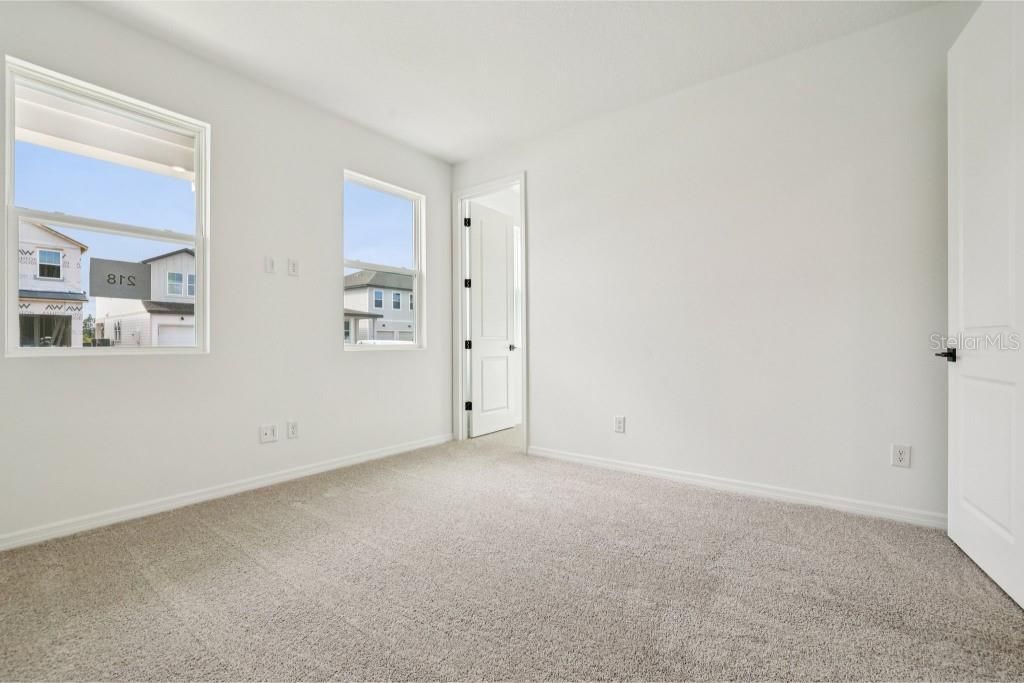 Под контрактом: $594,990 (3 спален, 2 ванн, 1791 Квадратных фут)