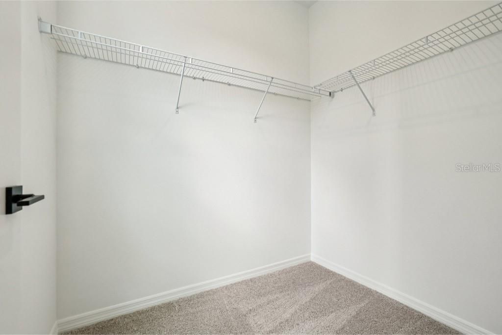 Под контрактом: $594,990 (3 спален, 2 ванн, 1791 Квадратных фут)