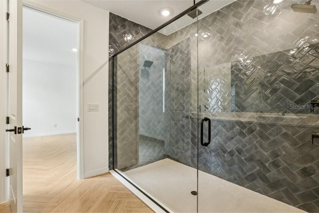 Под контрактом: $594,990 (3 спален, 2 ванн, 1791 Квадратных фут)