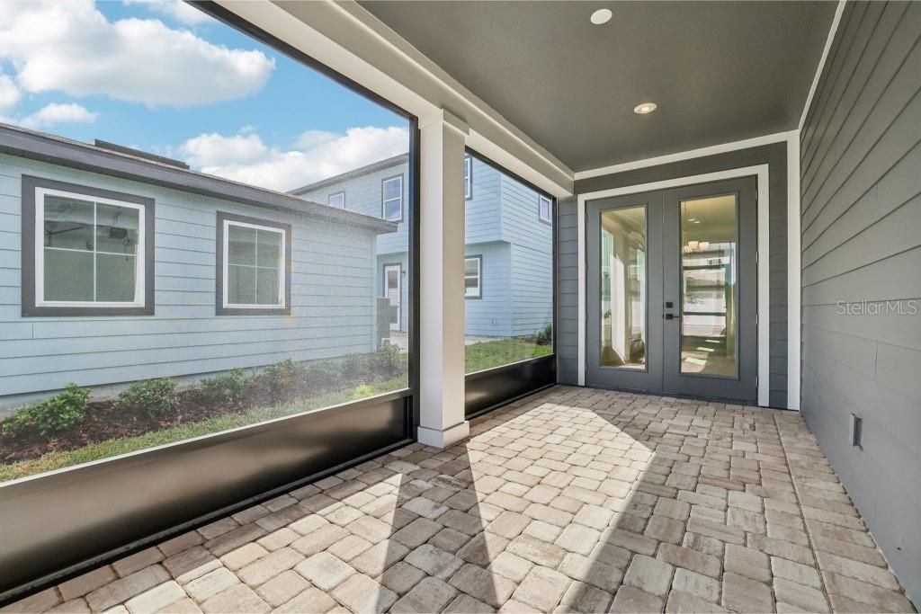 Под контрактом: $594,990 (3 спален, 2 ванн, 1791 Квадратных фут)