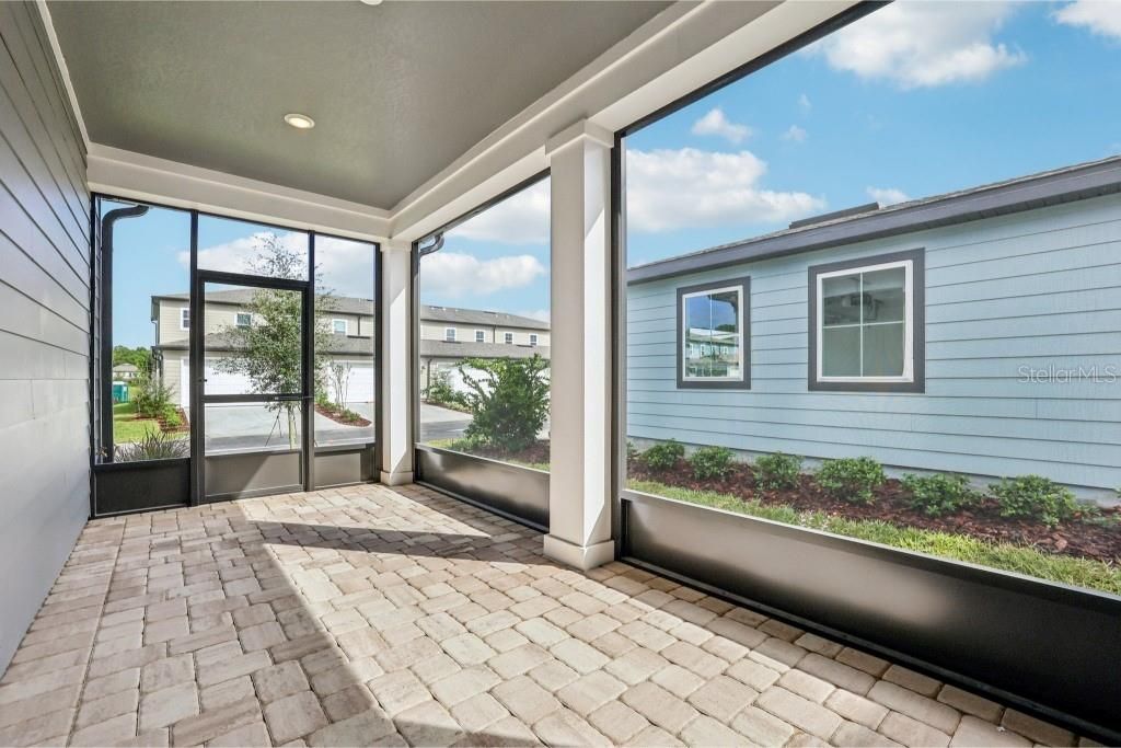 Под контрактом: $594,990 (3 спален, 2 ванн, 1791 Квадратных фут)