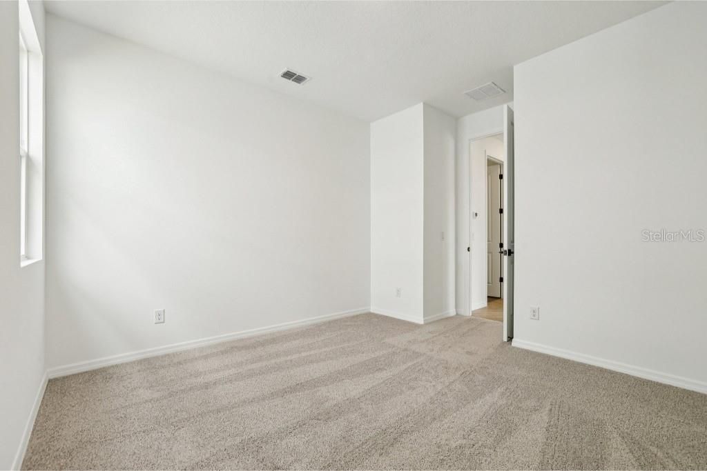 Под контрактом: $594,990 (3 спален, 2 ванн, 1791 Квадратных фут)