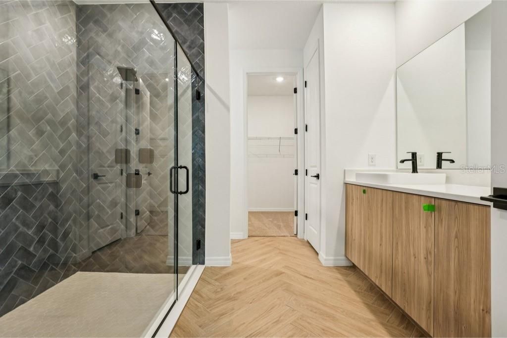 Под контрактом: $594,990 (3 спален, 2 ванн, 1791 Квадратных фут)