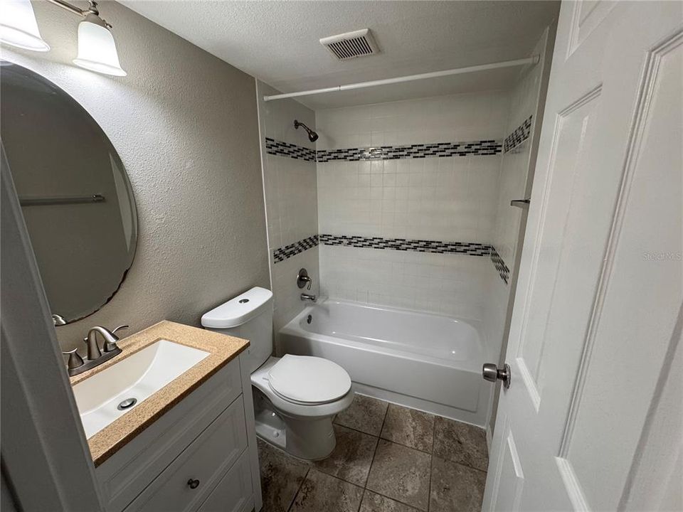 For Sale: $120,000 (1 beds, 1 baths, 504 Square Feet)