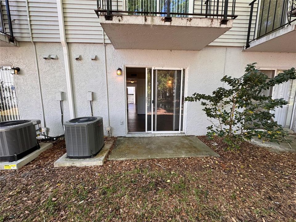 For Sale: $120,000 (1 beds, 1 baths, 504 Square Feet)