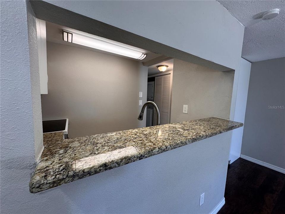 For Sale: $120,000 (1 beds, 1 baths, 504 Square Feet)