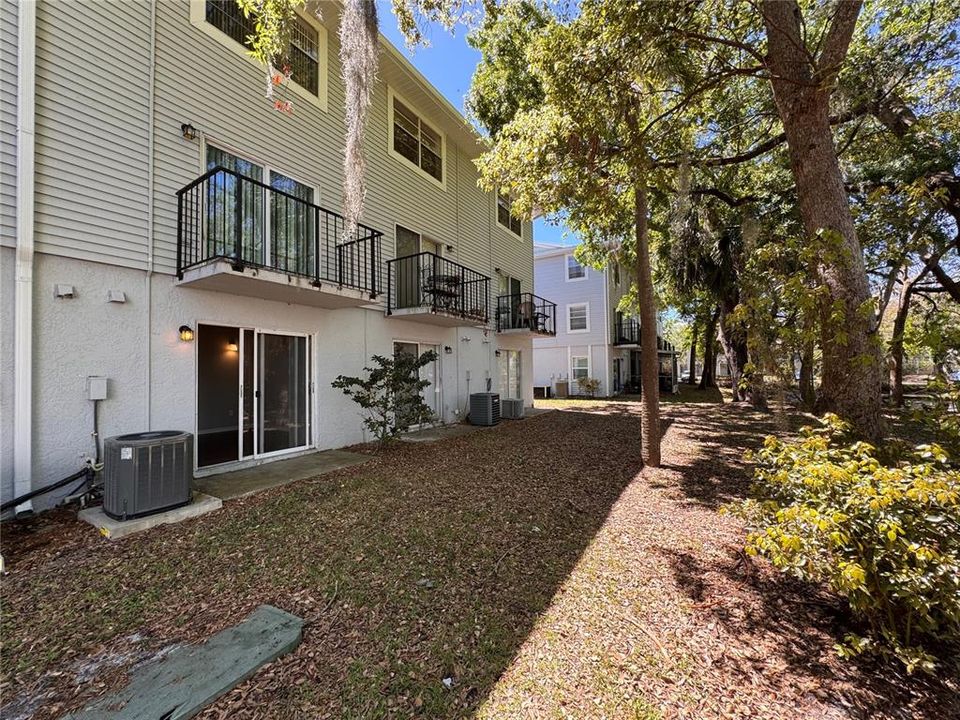 For Sale: $120,000 (1 beds, 1 baths, 504 Square Feet)