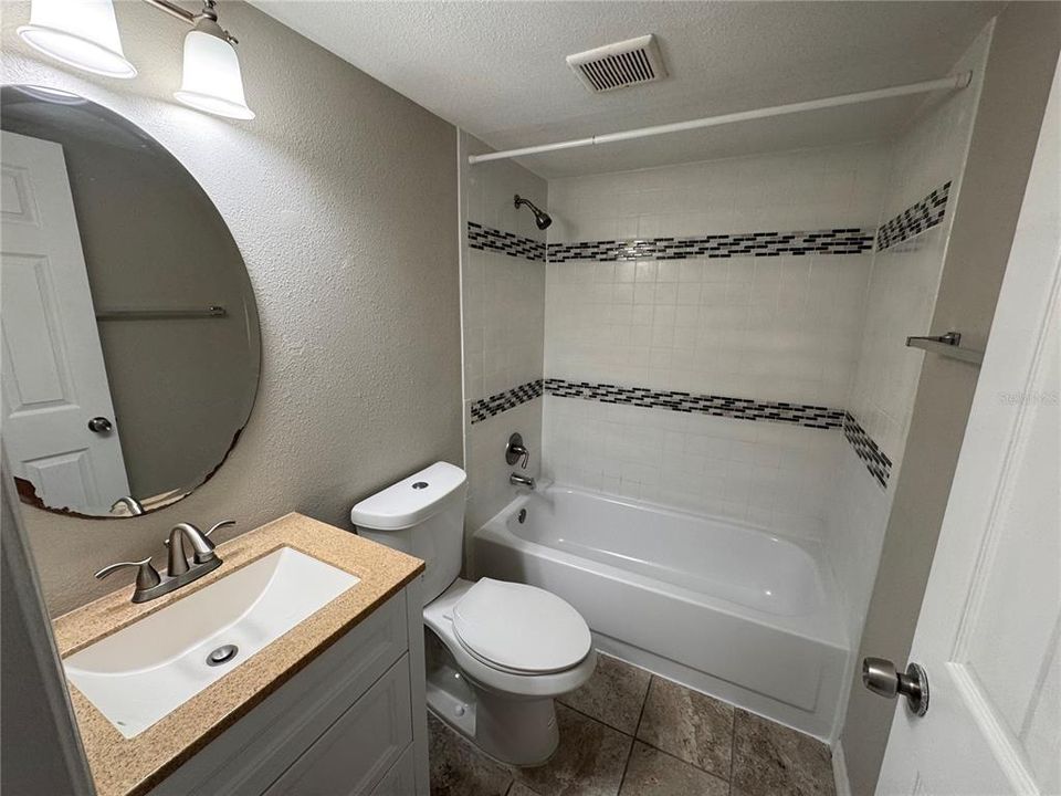 For Sale: $120,000 (1 beds, 1 baths, 504 Square Feet)