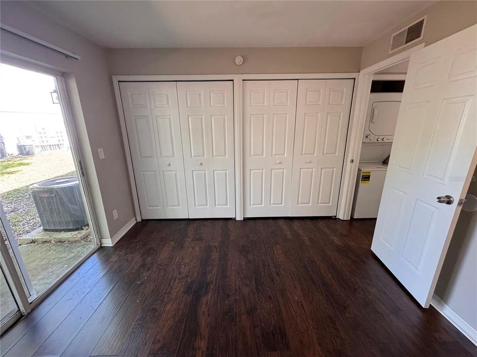 For Sale: $120,000 (1 beds, 1 baths, 504 Square Feet)