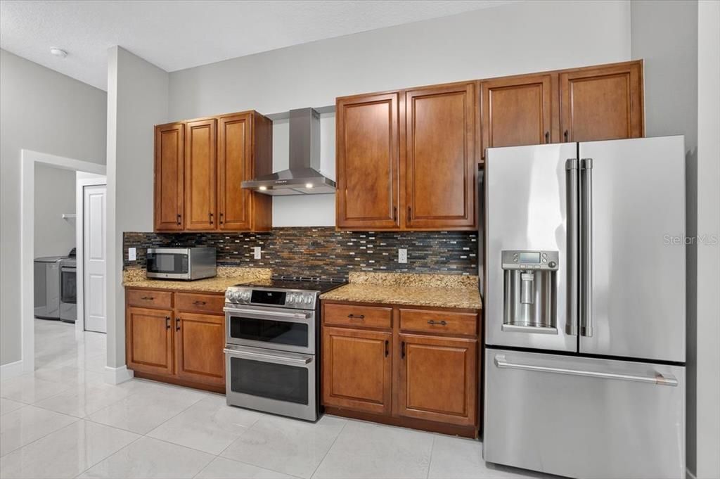 На продажу: $649,900 (5 спален, 3 ванн, 3430 Квадратных фут)